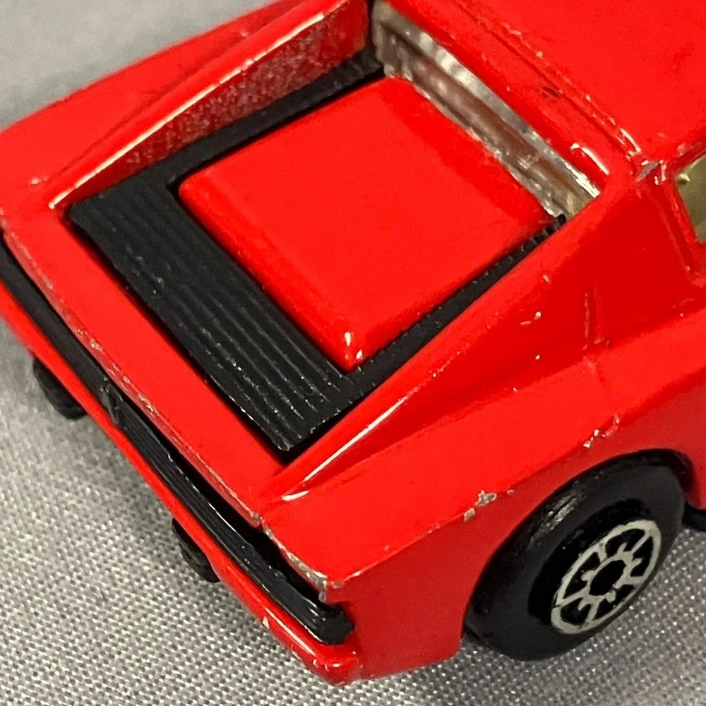Maisto Ferrari Testarossa‎ Red 1:64 Die-Cast Car Vintage Made in China